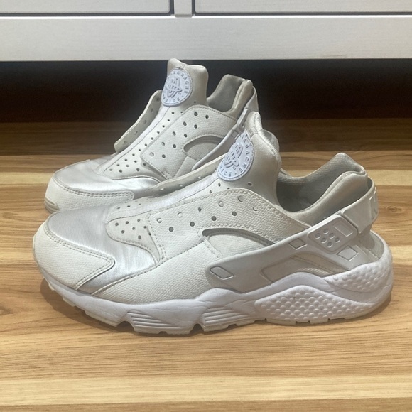 WMNS AIR HUARACHE RUN 'TRIPLE WHITE' - Picture 1 of 4